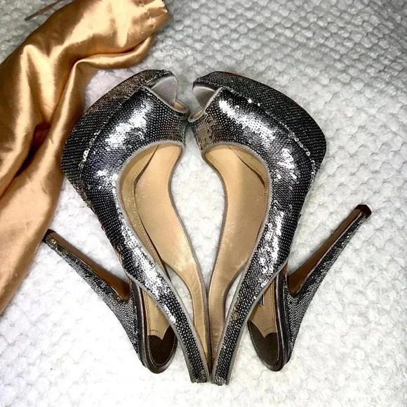 Prada Shoes - Prada SZ 7 Silver sequenced heels pumps